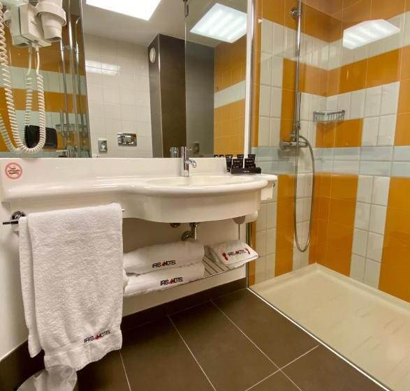 חדר סטנדרט, Iris