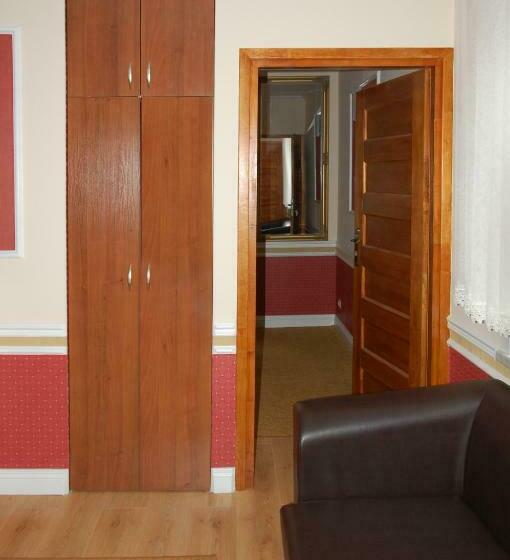 スタンダードスタジオ, Restauracja Redos