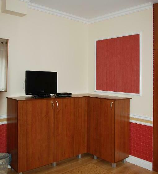 スタンダードスタジオ, Restauracja Redos