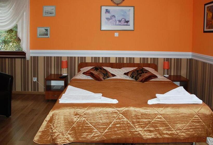 スタンダードルーム, Restauracja Redos