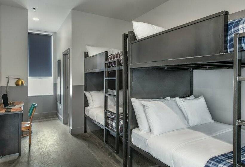 اتاق استاندارد چهار تخته, The Chicago Hotel Collection River North