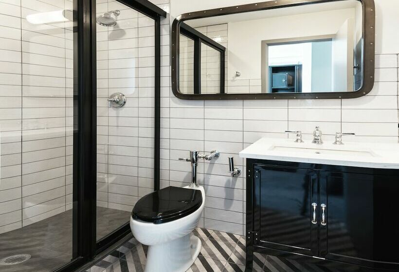 اتاق استاندارد چهار تخته, The Chicago Hotel Collection River North
