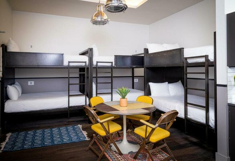 اتاق استاندارد, The Chicago Hotel Collection River North