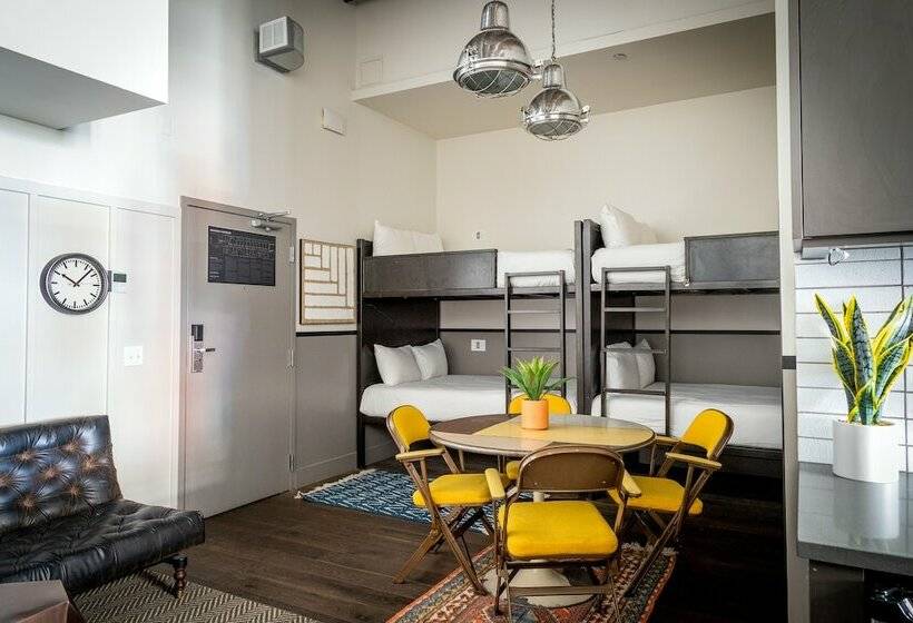 اتاق استاندارد, The Chicago Hotel Collection River North