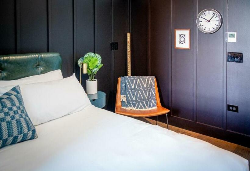 اتاق لوکس با تخت بزرگ, The Chicago Hotel Collection River North