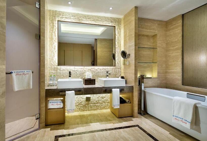 수피리어 룸 가든 전망, Wyndham Grand Plaza Royale Wenchang