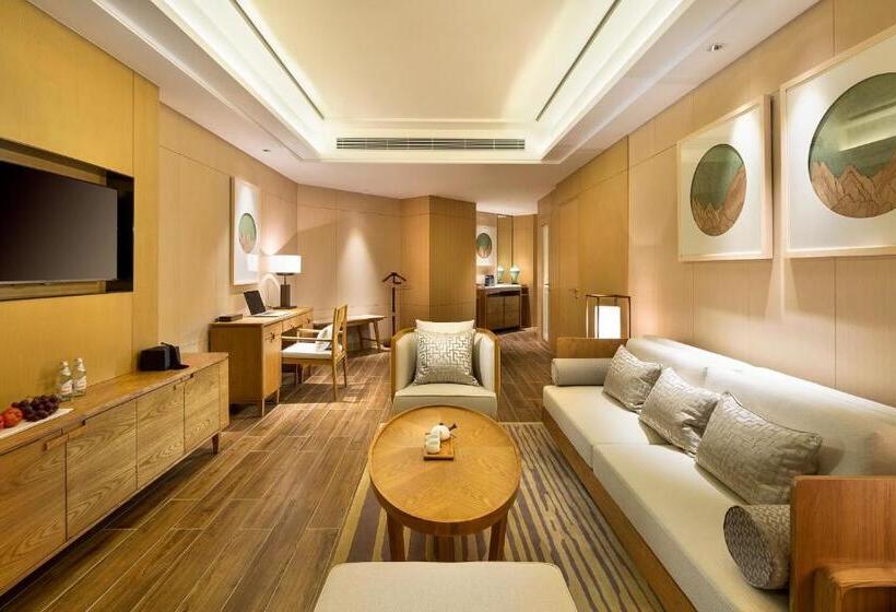 סוויטה נוף לגינה, Wyndham Grand Plaza Royale Wenchang