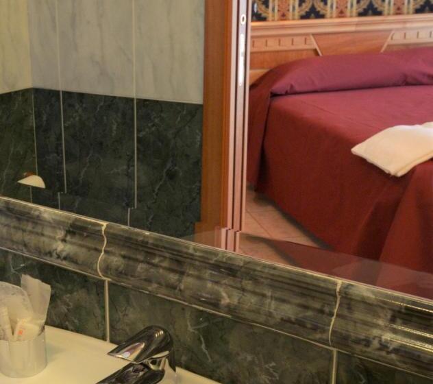 Четырехместный Номер Классик, San Giovanni Rotondo Palace   Alihotels