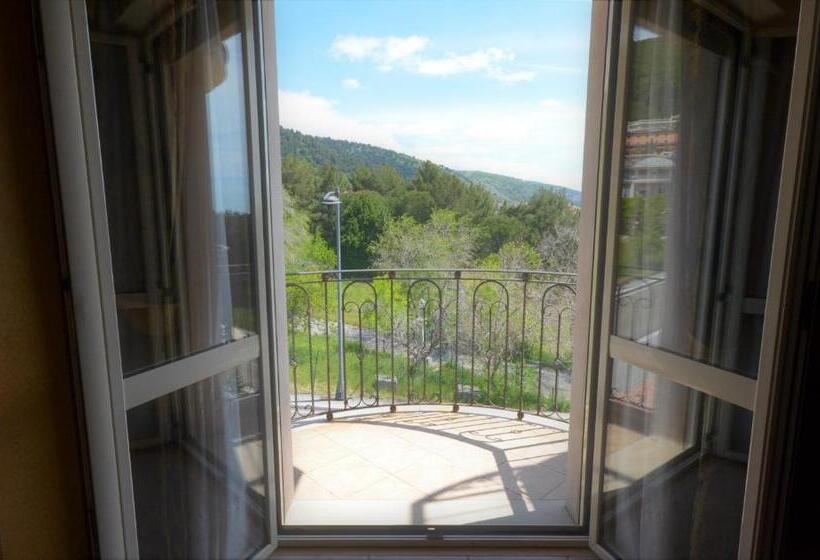 Номер Superior с Террасой, San Giovanni Rotondo Palace   Alihotels