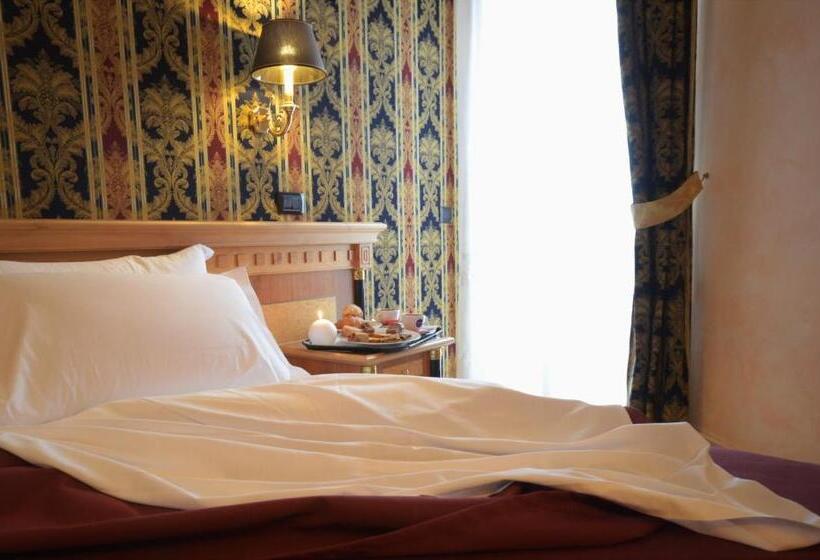 Номер Superior с Террасой, San Giovanni Rotondo Palace   Alihotels