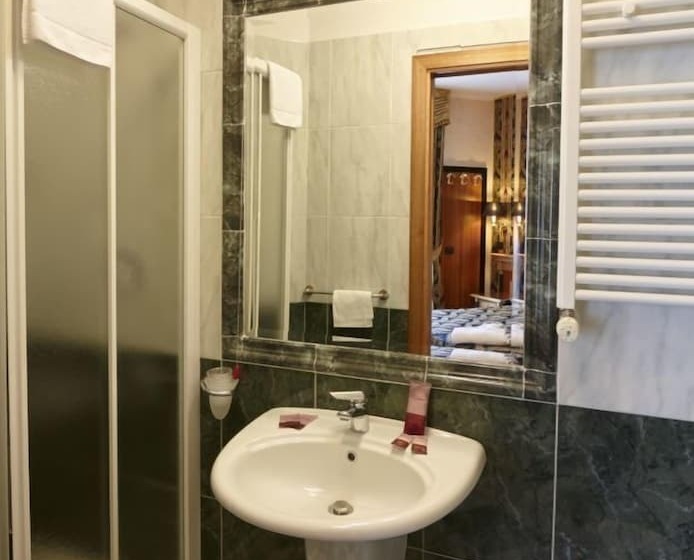 Четырехместный Номер Классик, San Giovanni Rotondo Palace   Alihotels