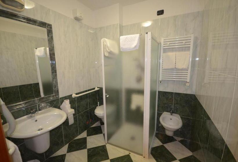 Трехместный Номер Superior, San Giovanni Rotondo Palace   Alihotels