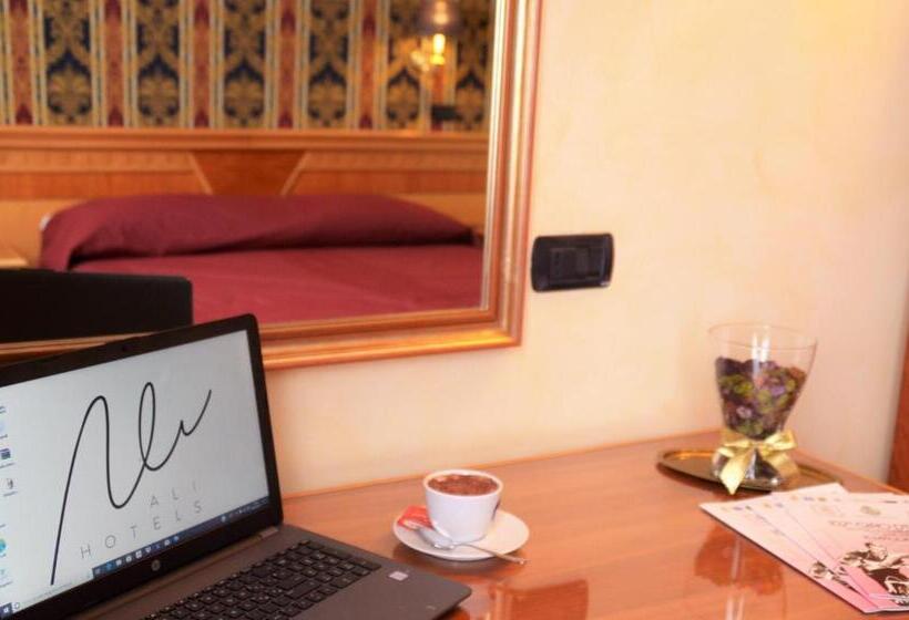 Номер Superior с Террасой, San Giovanni Rotondo Palace   Alihotels