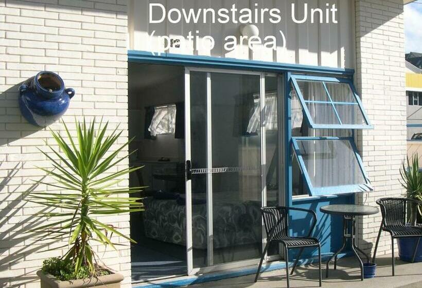 Студия Стандарт, Strand Motel