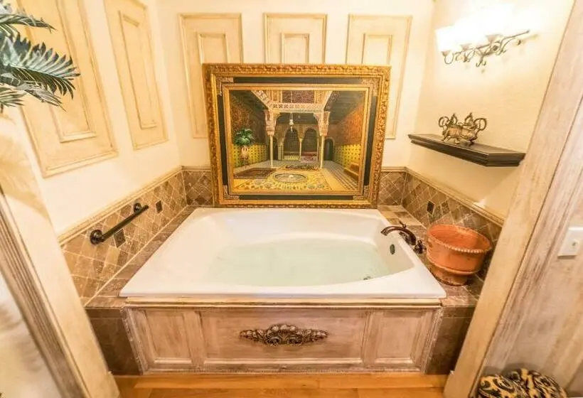 Deluxe Suite King Bed, The Victoria Bed & Breakfast
