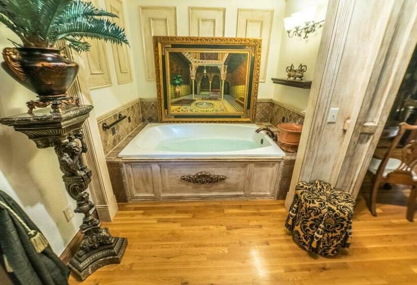 Deluxe Suite King Bed, The Victoria Bed & Breakfast