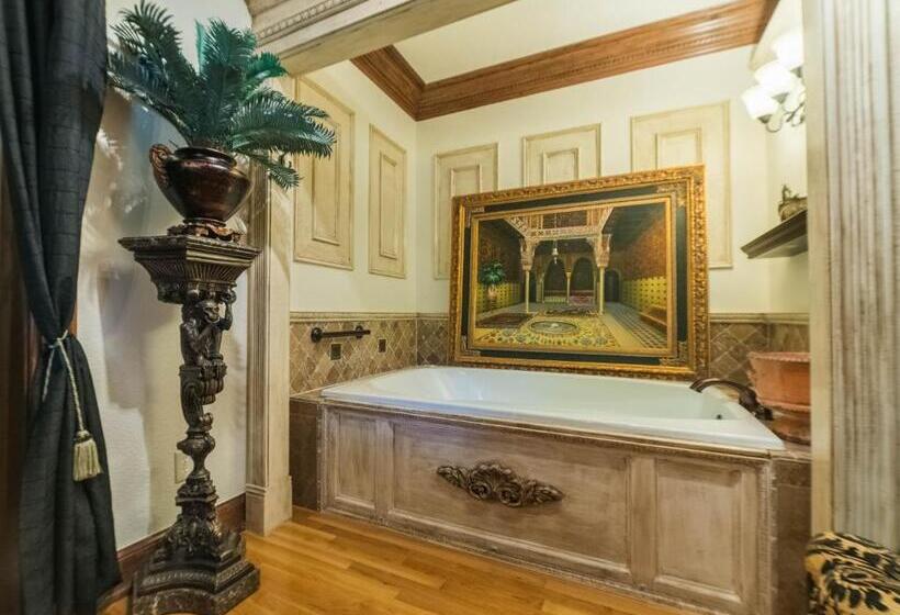 Люкс Deluxe Кровать Кинг, The Victoria Bed & Breakfast