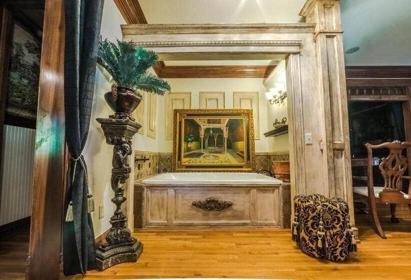 Deluxe Suite King Bed, The Victoria Bed & Breakfast