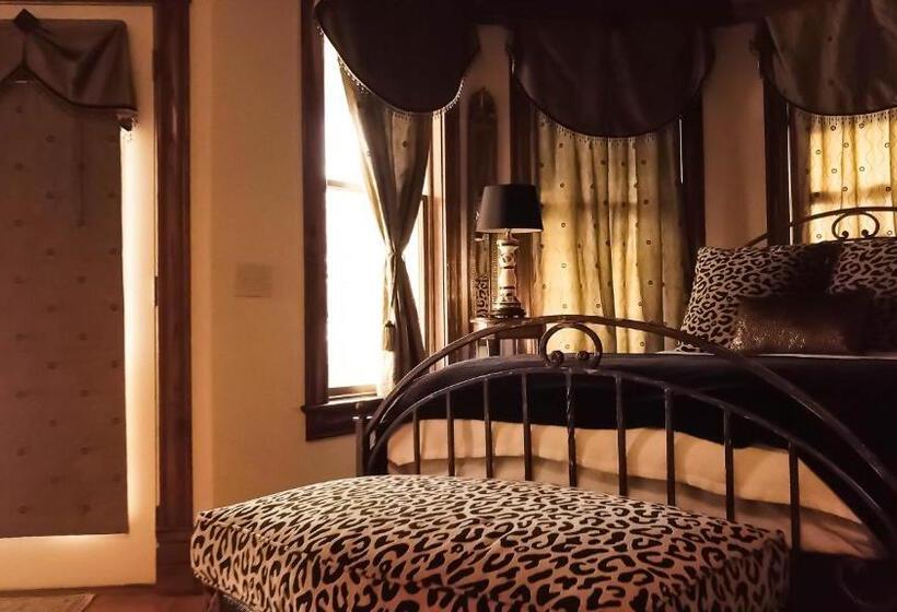 Deluxe Suite King Bed, The Victoria Bed & Breakfast