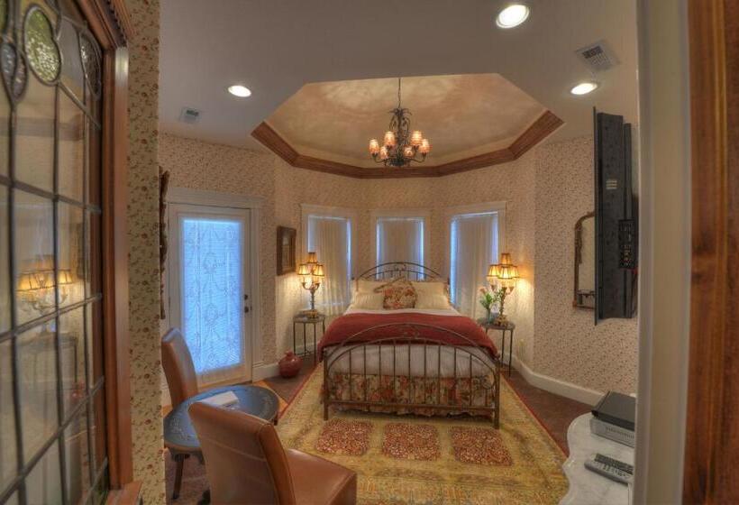 اتاق لوکس با چشم‌انداز استخر, The Victoria Bed & Breakfast