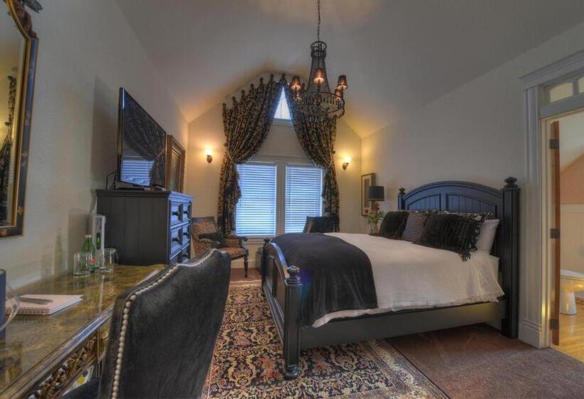 اتاق لوکس با وان آب گرم, The Victoria Bed & Breakfast