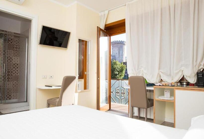 اتاق لوکس, Il Castello