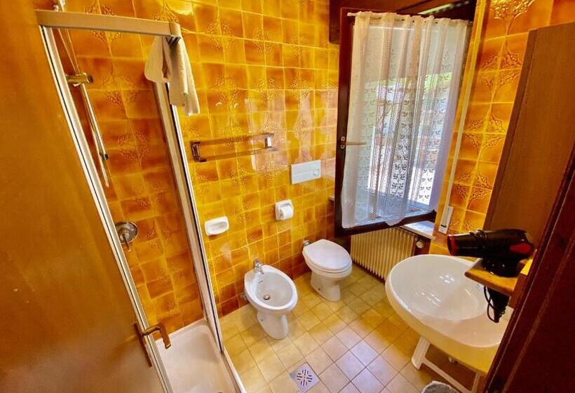 스탠다드 트리플 룸, B&b Lorenzini Ski