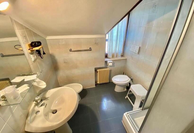 スタンダードルーム, B&b Lorenzini Ski