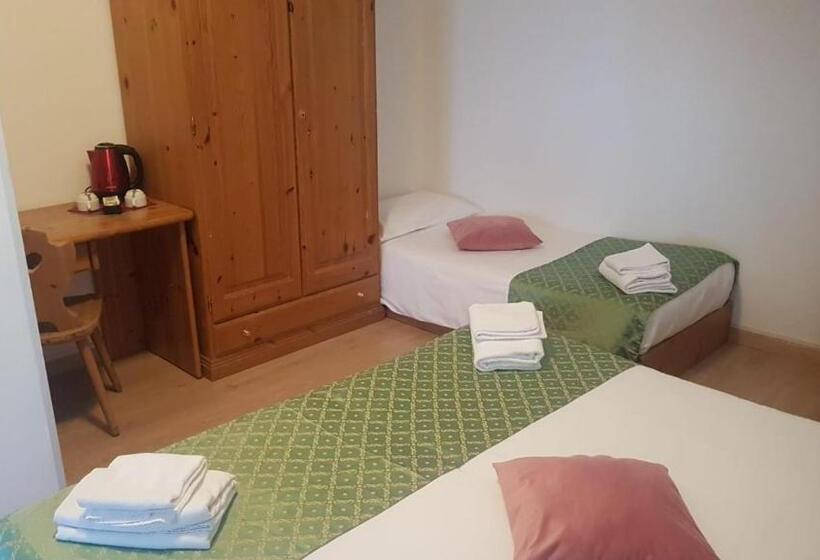 스탠다드 트리플 룸, B&b Lorenzini Ski