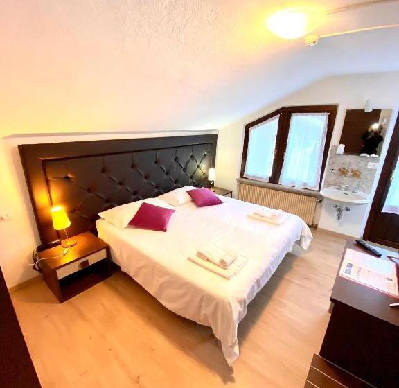 Standard room with outdoor bath, B&b Lorenzini Ski