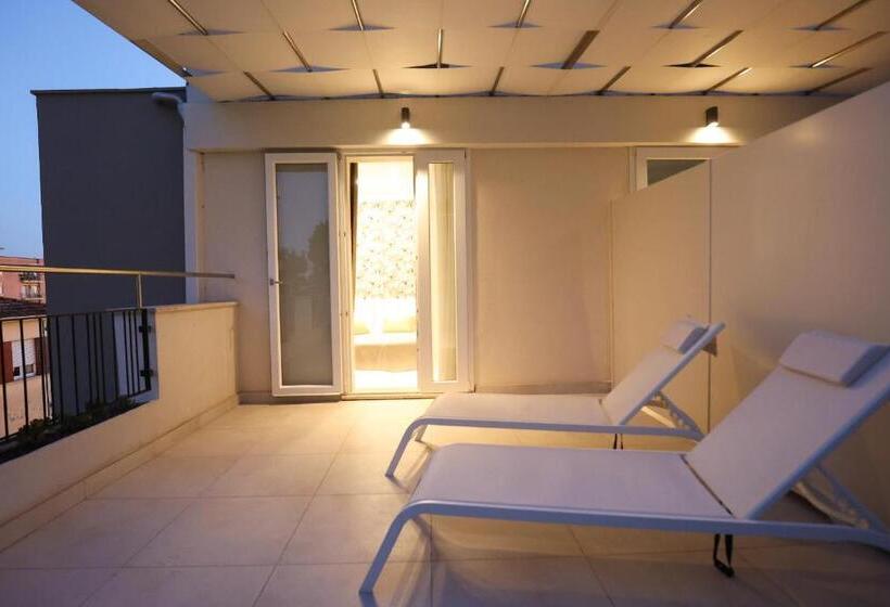 سوئیت با وان آب گرم, Cenisio