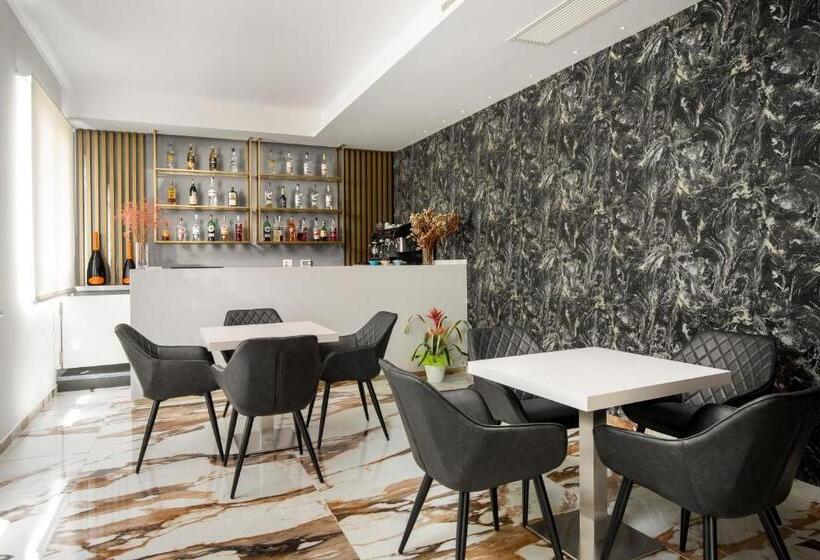 سوییت خانوادگی, Cenisio