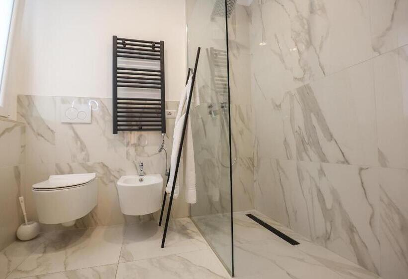 اتاق سوپریور خانوادگی, Cenisio