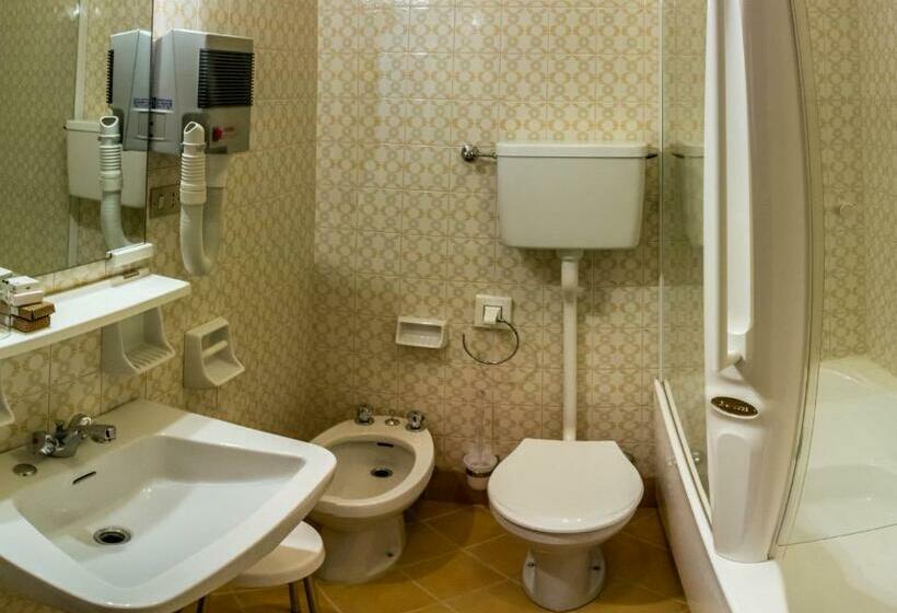 スタンダードシングルルーム, Moena