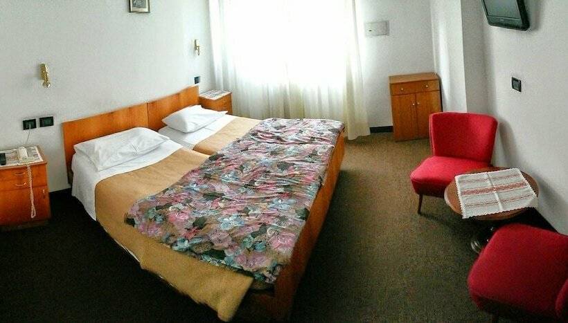 스탠다드 룸, Oswald