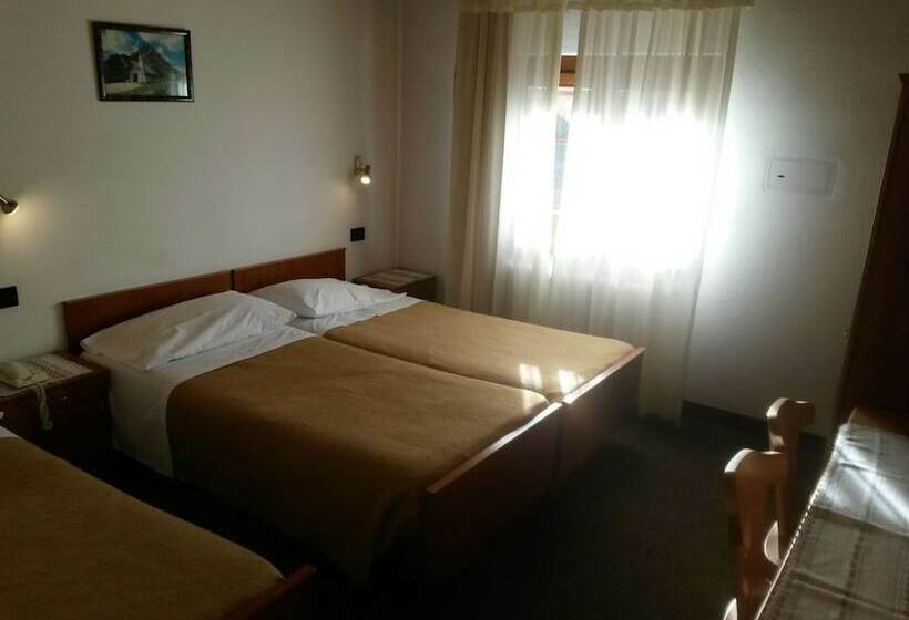 스탠다드 트리플 룸, Oswald