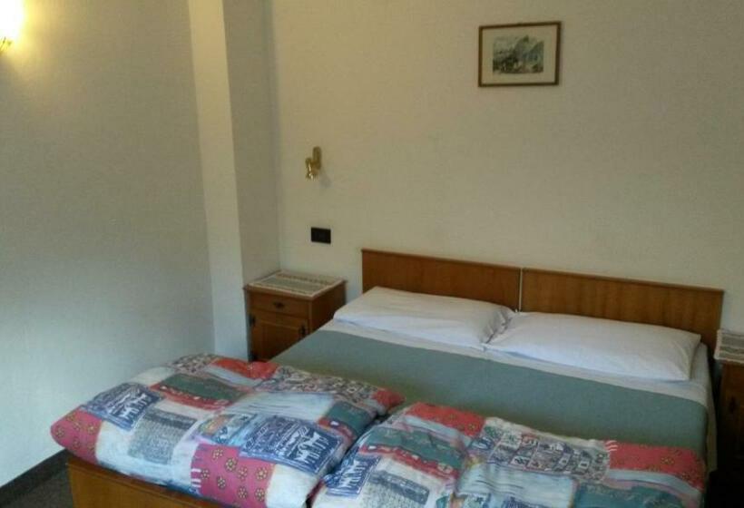 스탠다드 룸, Oswald