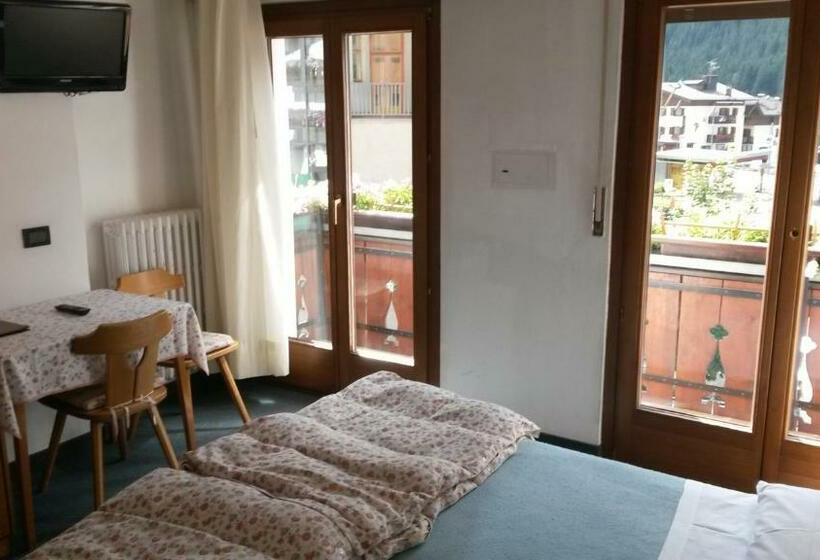 스탠다드 룸, Oswald