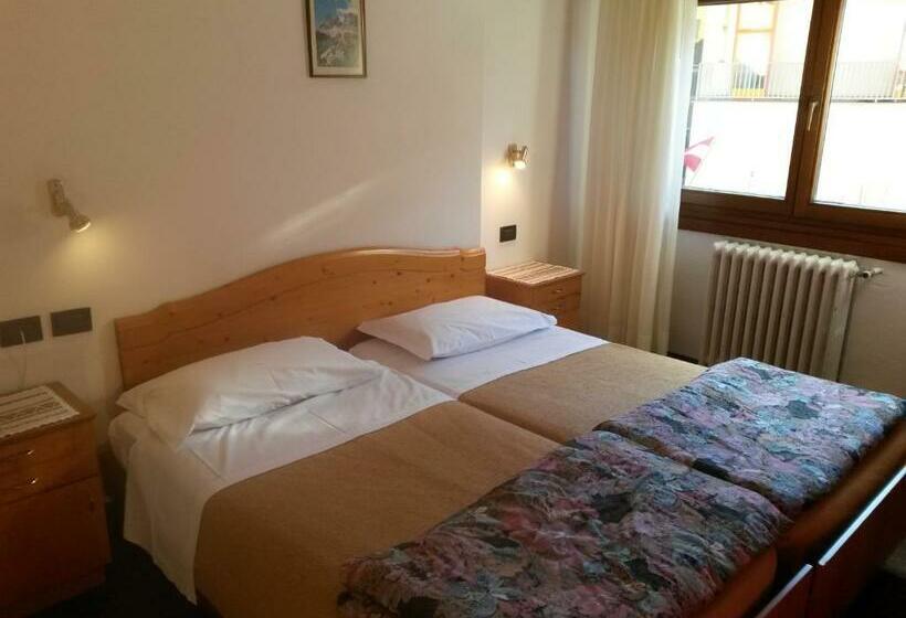 스탠다드 룸, Oswald