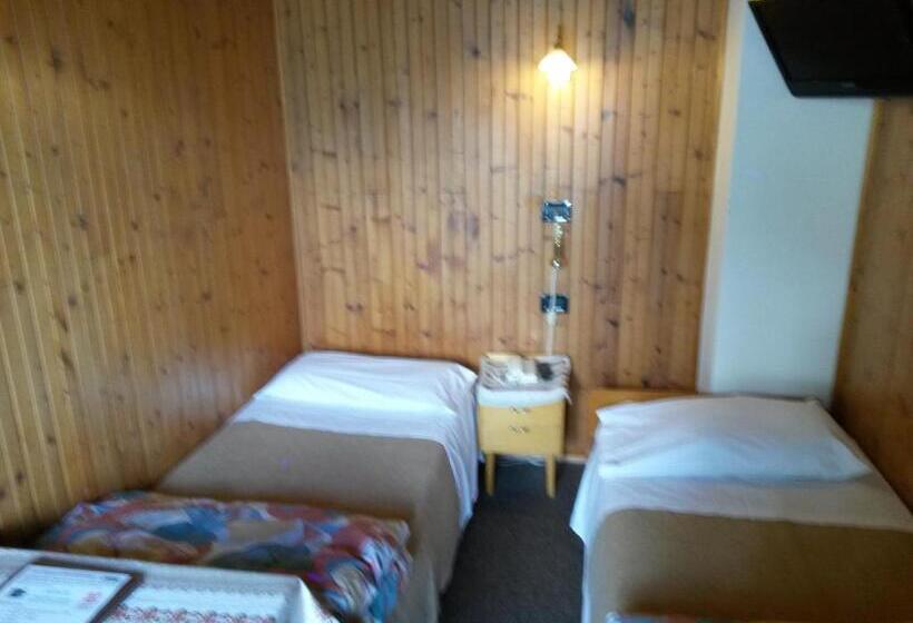 스탠다드 싱글 룸, Oswald