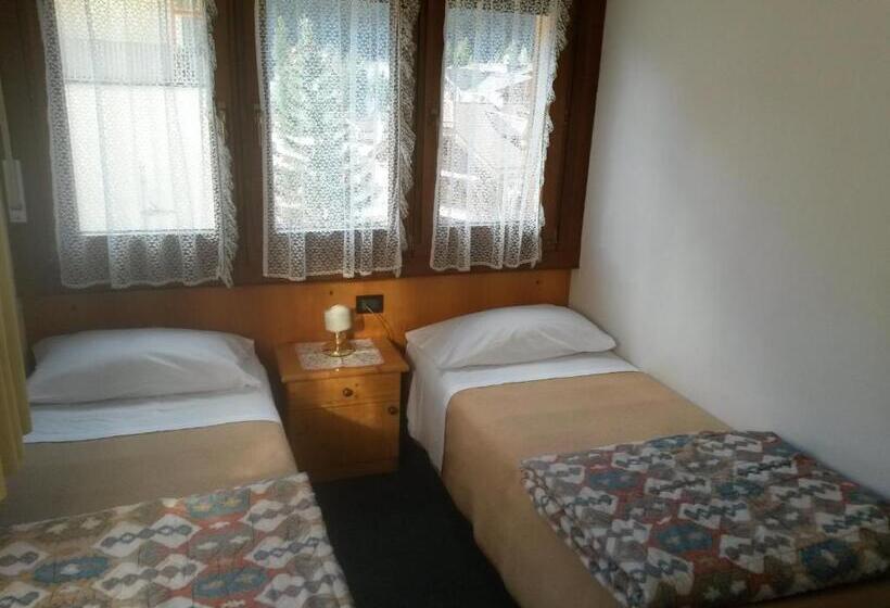 패밀리 룸, Oswald