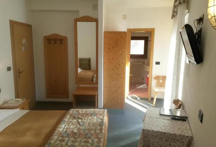 패밀리 룸, Oswald