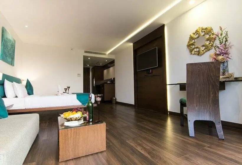 Executive Room, Roopa Elite