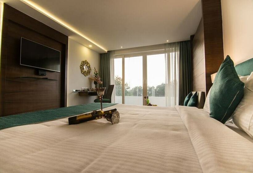 エクゼクティブルーム, Roopa Elite