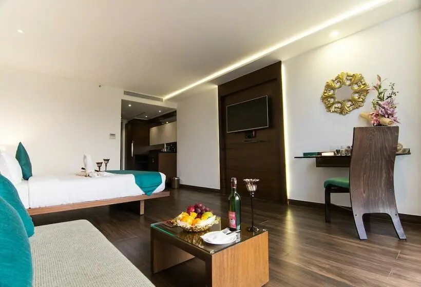Executive Room, Roopa Elite