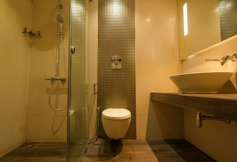 エクゼクティブルーム, Roopa Elite