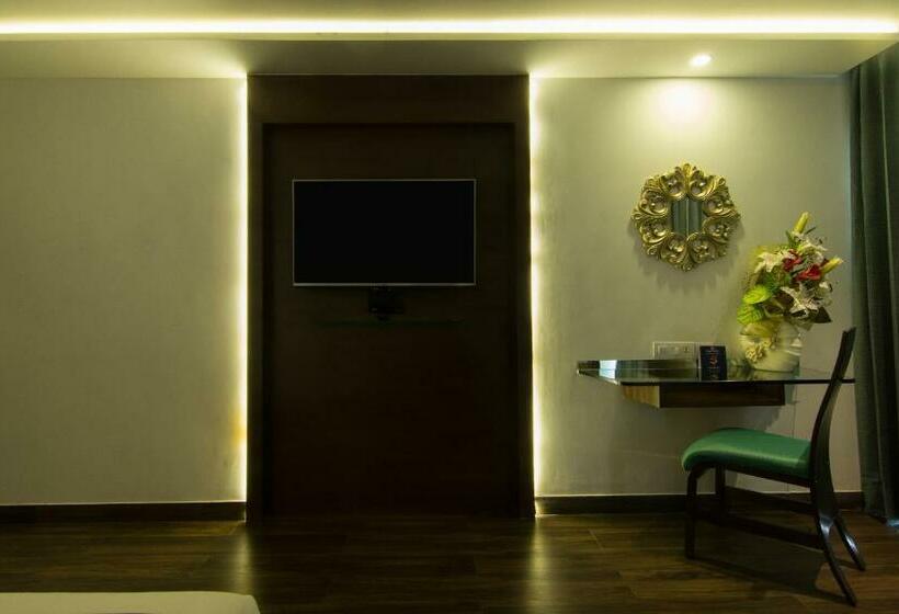 スタンダードルーム, Roopa Elite