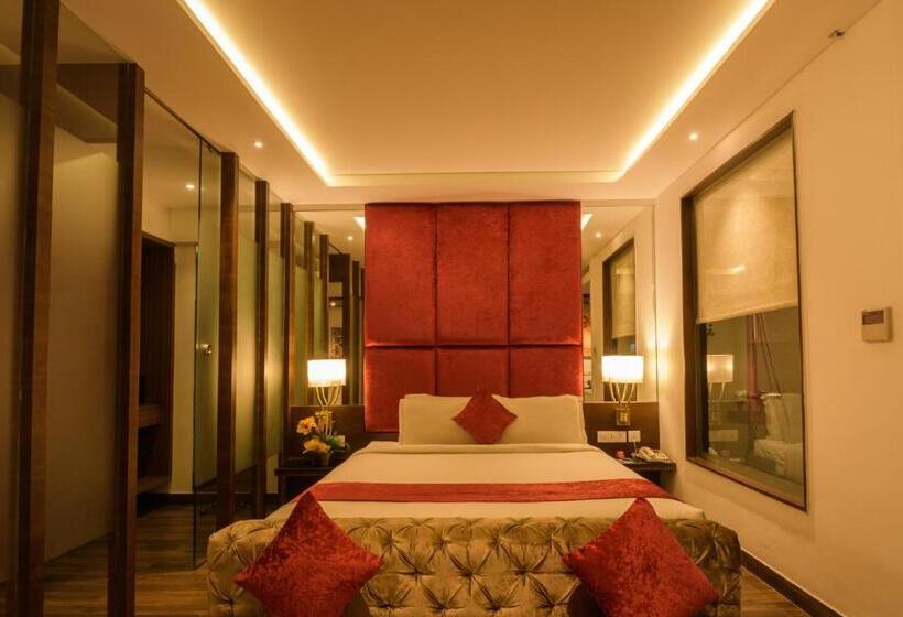 スタンダードルーム, Roopa Elite