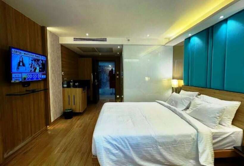 スタンダードルーム, Roopa Elite