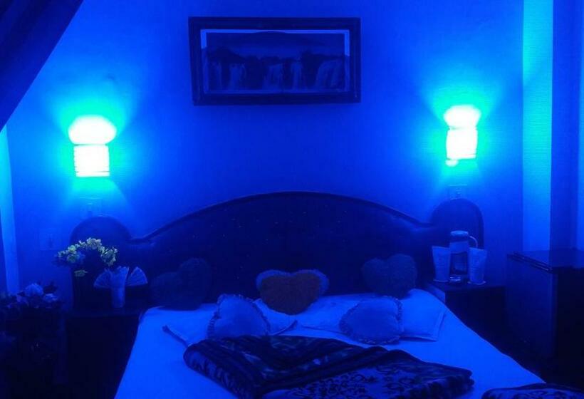 バルコニー付きデラックスルーム, Sawpanlok Residential